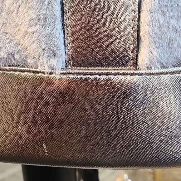 Holiday Faux Fur Double Wine Bag, Silver Gray Fur with Shiny Rose Gold/Silver - Picture 4 of 4